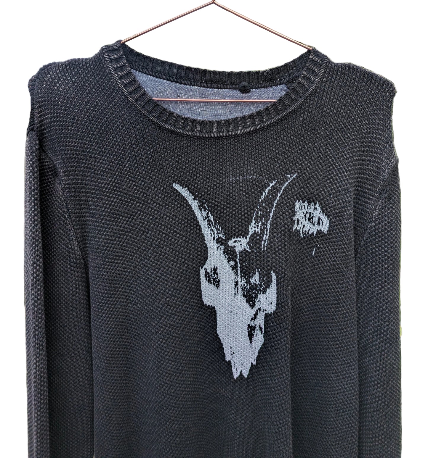 Leif : UPCYCLED - SWEATER (skull)